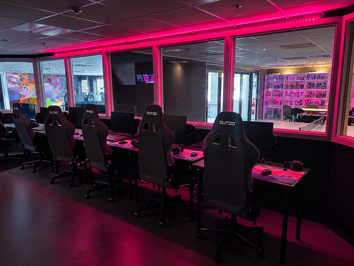 Gamingdatorer i E-Sports Academys gamingcenter i Gustavsberg